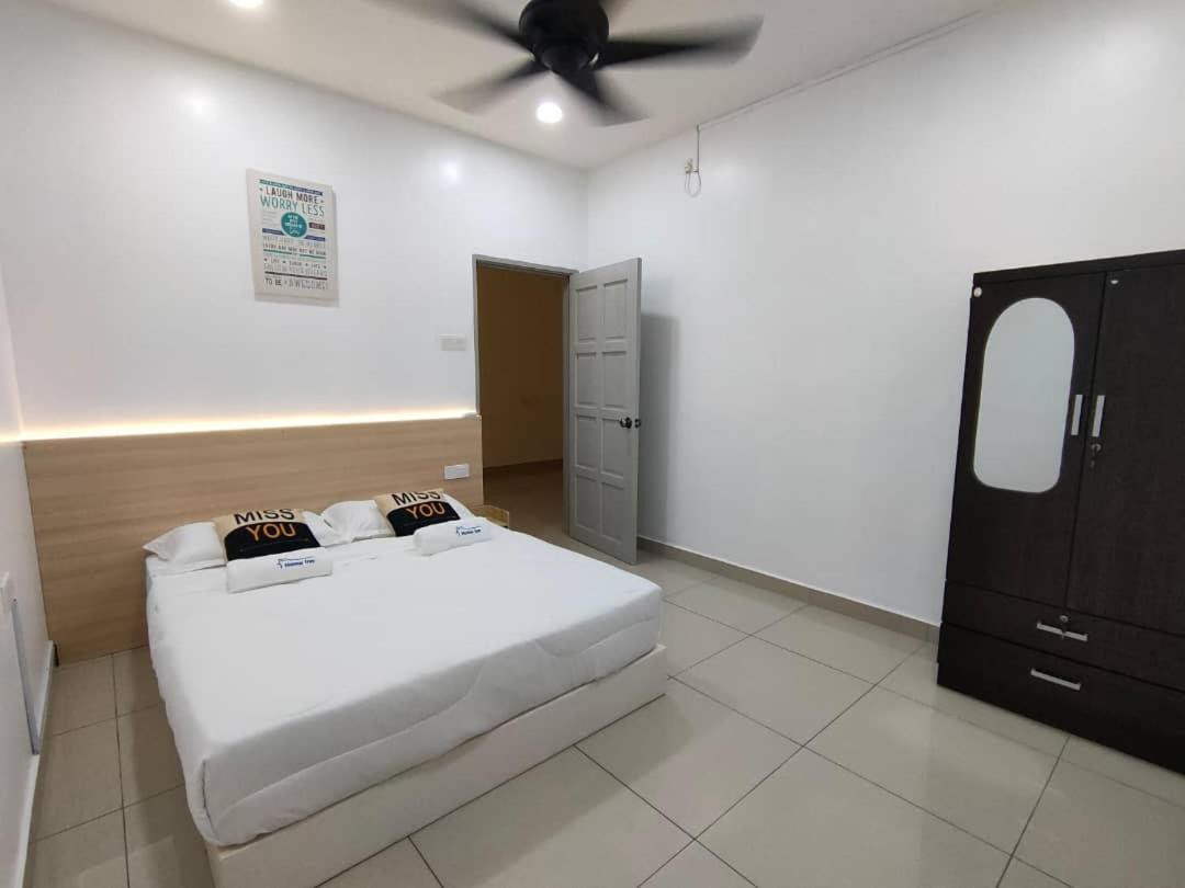 Setia Home Sitiawan Ktv 12+4 Pax Zewnętrze zdjęcie
